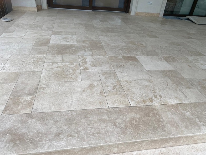 Pardoseala Travertin